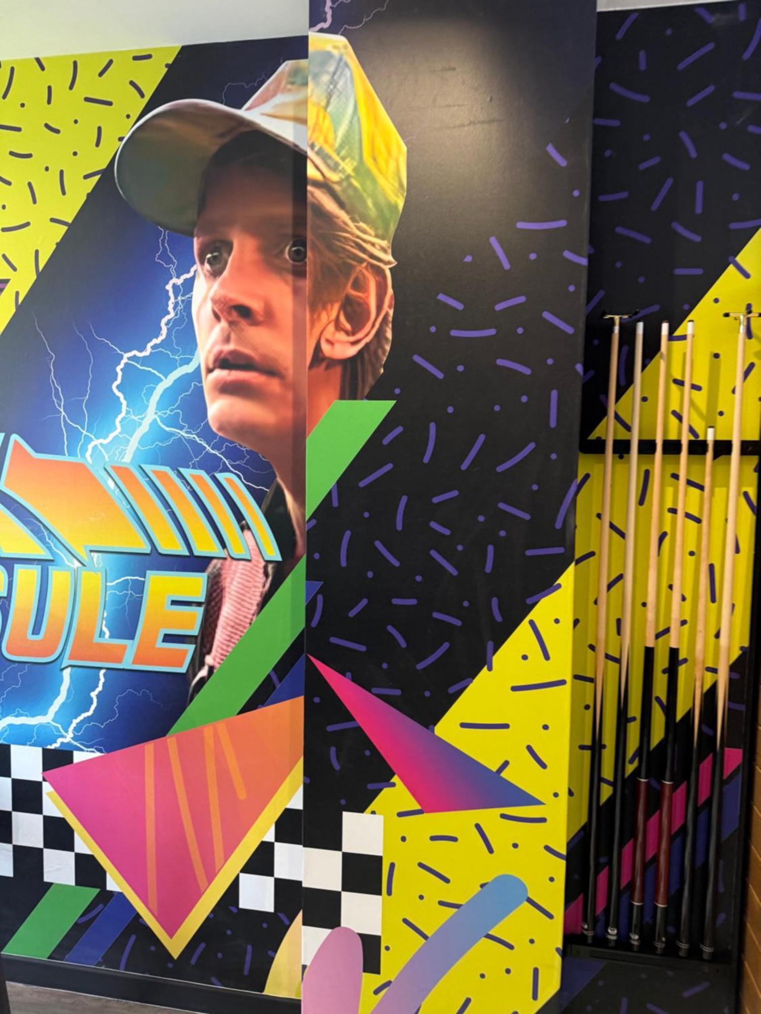 Capsule Retour Vers Le Futur Maubeuge Exterior photo