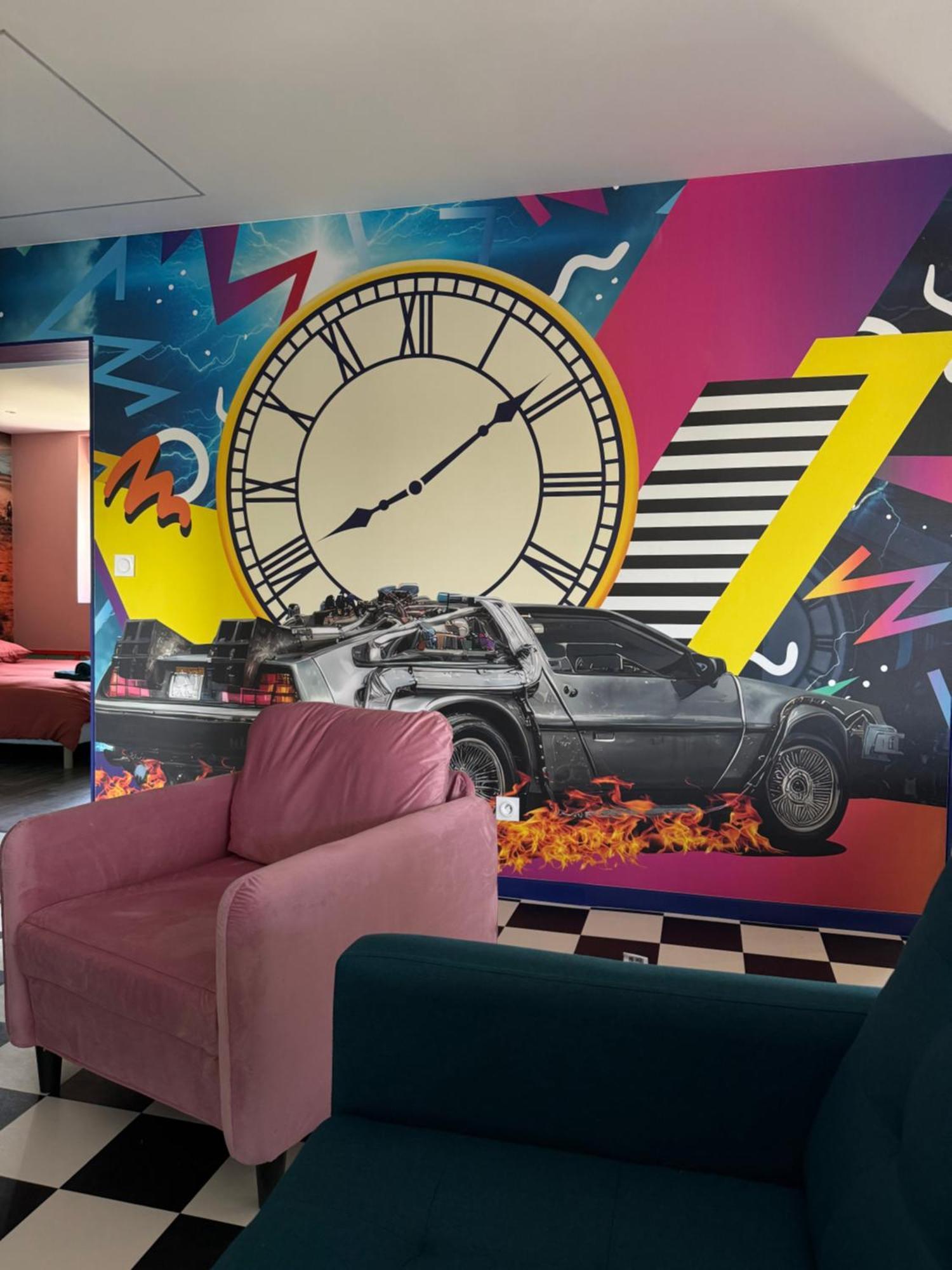 Capsule Retour Vers Le Futur Maubeuge Exterior photo